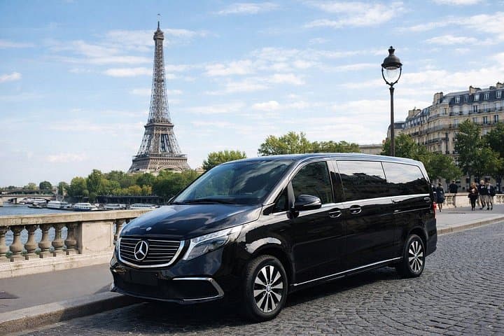 Paris Airport CDG Arrival Private Transfer to Paris by Luxury Van — photo 1