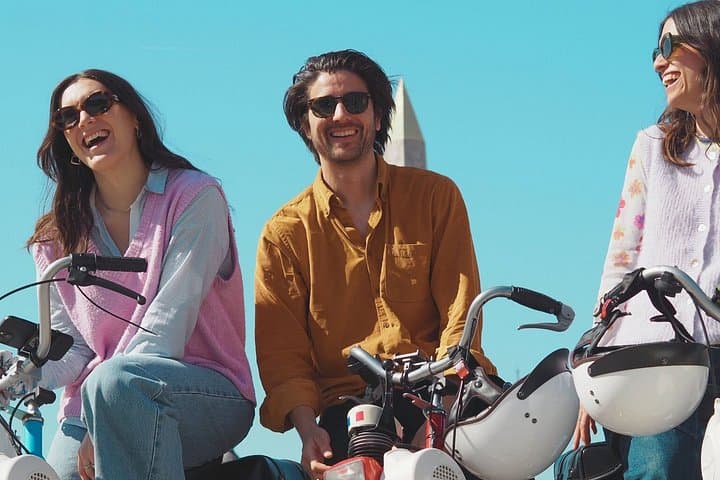 Electric Vintage Solex Tour – Louvre, Palais Royal & Concorde — photo 3