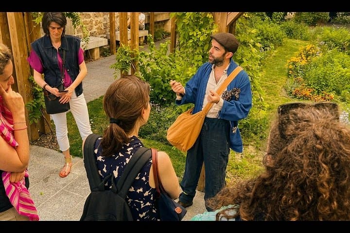 Unique Montmartre 19th century tour: a travel in time w/ an actor — photo 6