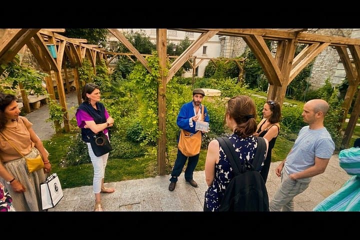 Unique Montmartre 19th century tour: a travel in time w/ an actor — photo 10
