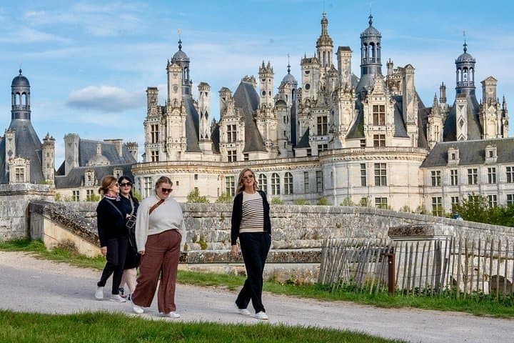 Loire Valley Wine & Castle Tour from Paris With Tasting & Pickup — photo 2