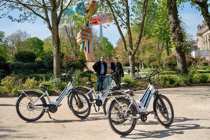 Private 2.5-Hour Paris E-Bike Highlights Tour — photo 2
