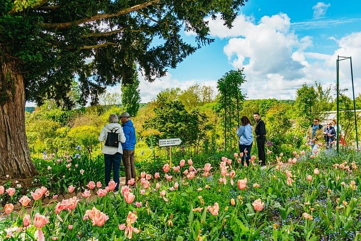 Giverny Monet’s Home and Gardens Half Day Tour from Paris — photo 5