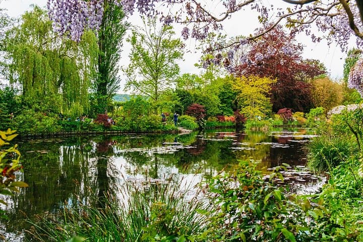 Giverny Monet’s Home and Gardens Half Day Tour from Paris — photo 9