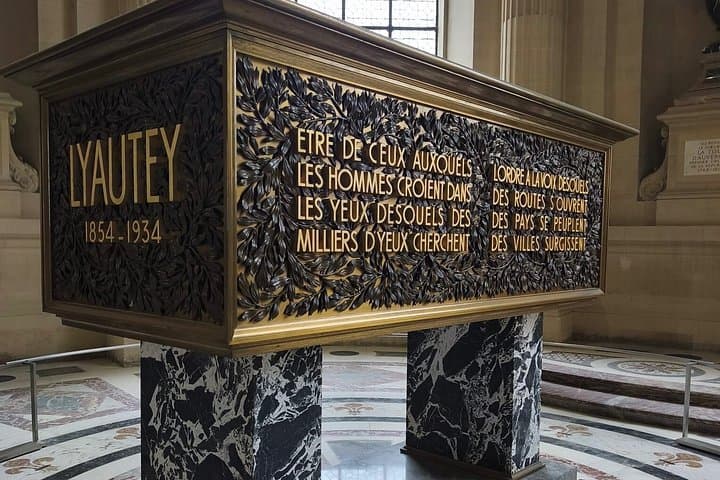 Paris Les Invalides and Napoleon Tomb Guided Tour — photo 2