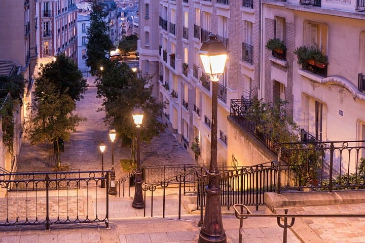 Paris: Montmartre Crime and Food Tasting Small-Group Walking Tour — photo 9