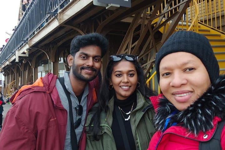 Paris City Highlights Tour with Local Guide and Eiffel Tower Tour — photo 3