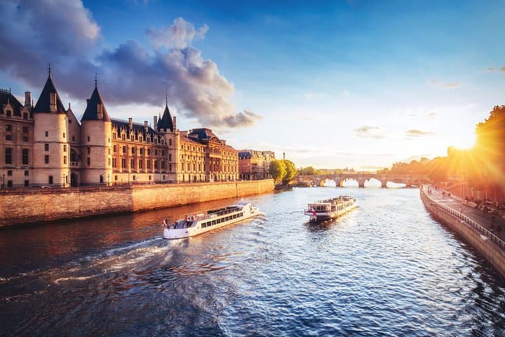 Evening Seine River Cruise with Musical Ambiance — photo 8