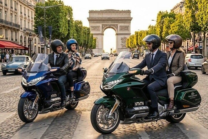 Paris Essential Private One Hour Honda Gold Wing Motorcycle Tour — photo 2