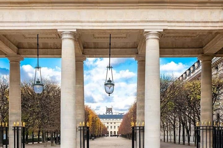 Paris Emily in Paris Filming Locations Walking Tour — photo 6