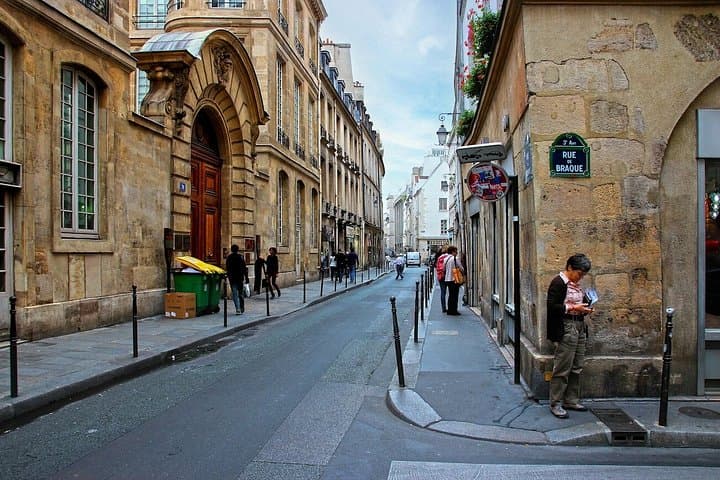 Le Marais Small-Group Walking Tour & Wine Tasting by the Seine — photo 5