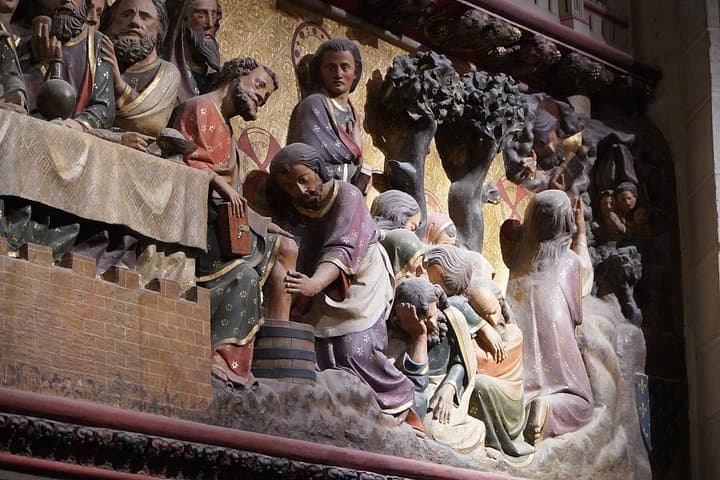 Notre Dame Cathedral Small-Group Interior & Exterior Guided Tour — photo 12