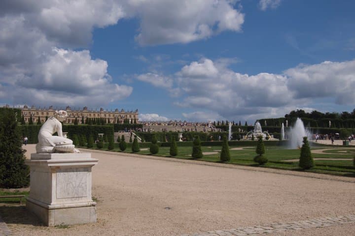 Versailles Palace and Gardens Tour by Train from Paris — photo 11