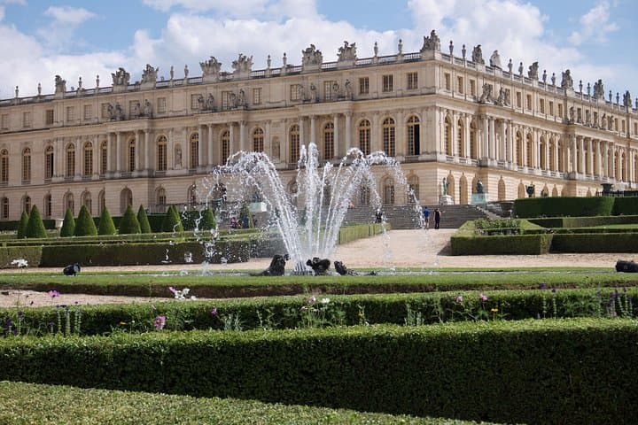 Versailles Palace and Gardens Tour by Train from Paris — photo 13