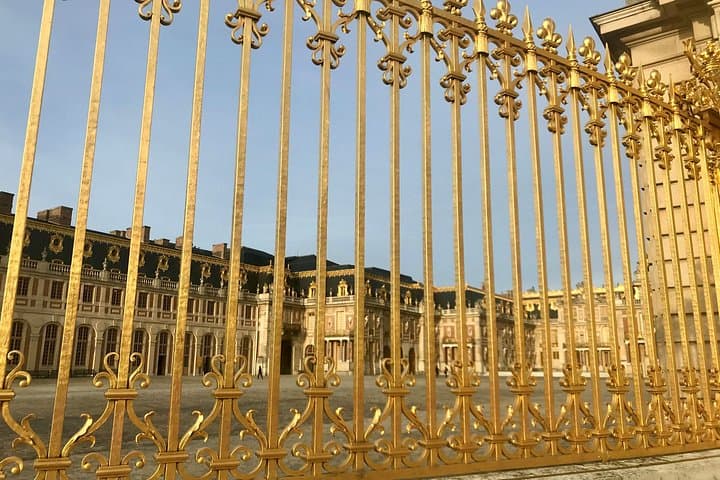 Versailles Palace and Gardens Tour by Train from Paris — photo 15