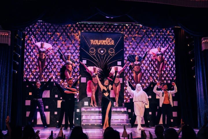 Paris La Nouvelle Eve Cabaret Show in Montmartre — photo 8