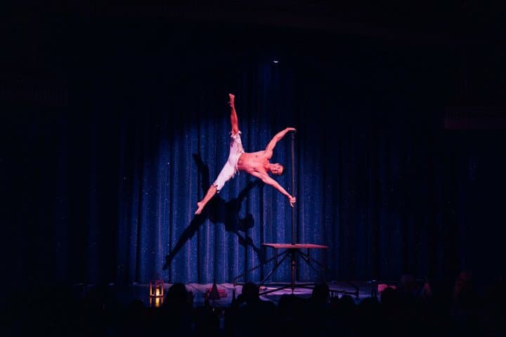 Paris La Nouvelle Eve Cabaret Show in Montmartre — photo 9