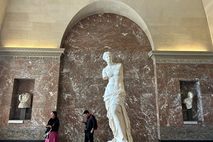 Paris: Louvre Museum Semi Private Tour — photo 10