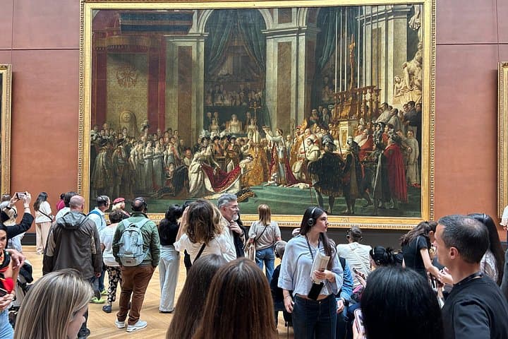 Paris: Louvre Museum Semi Private Tour — photo 2