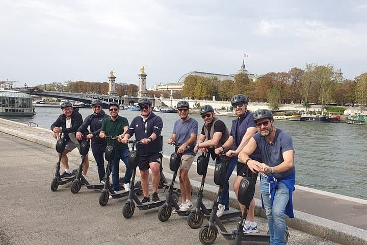 Paris City Tour by E-Scooter with Fun Guide (Small groups) — photo 8