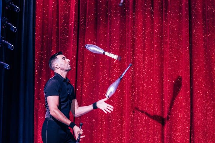 Paris La Nouvelle Eve Cabaret Show in Montmartre — photo 7