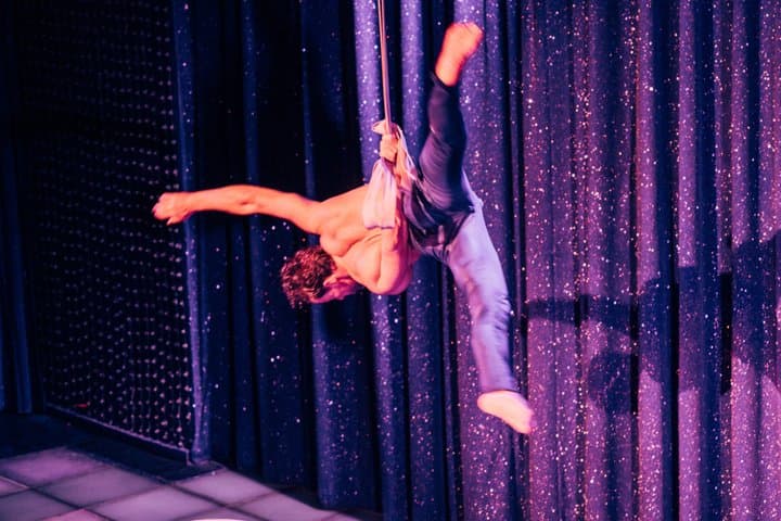 Paris La Nouvelle Eve Cabaret Show in Montmartre — photo 11