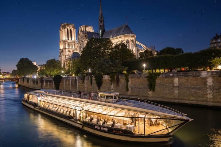 Bateaux Mouches® Dinner Cruise on the Seine River in Paris — photo 2