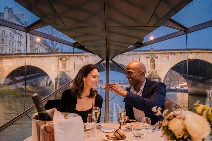 Bateaux Mouches® Dinner Cruise on the Seine River in Paris — photo 8
