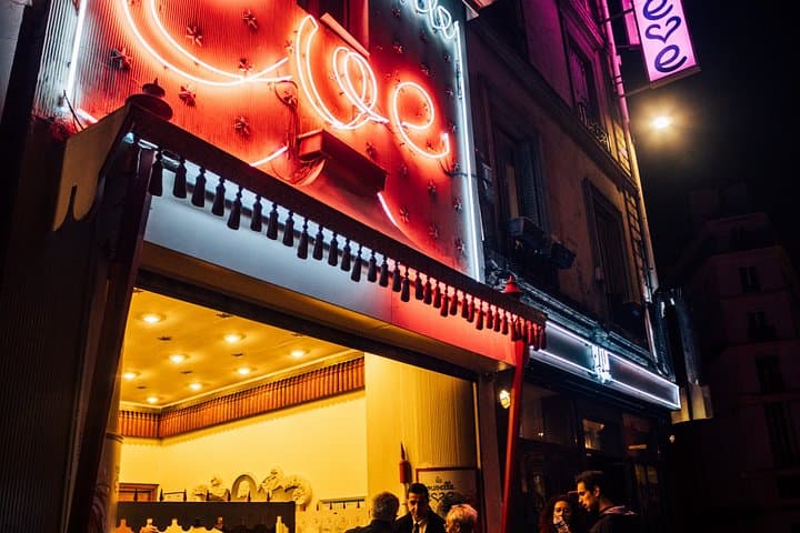 Paris La Nouvelle Eve Cabaret Show in Montmartre — photo 15