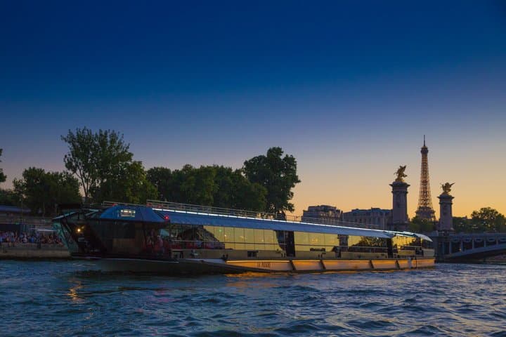 Bateaux Mouches® Dinner Cruise on the Seine River in Paris — photo 6