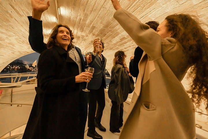 Bateaux Mouches® Dinner Cruise on the Seine River in Paris — photo 11