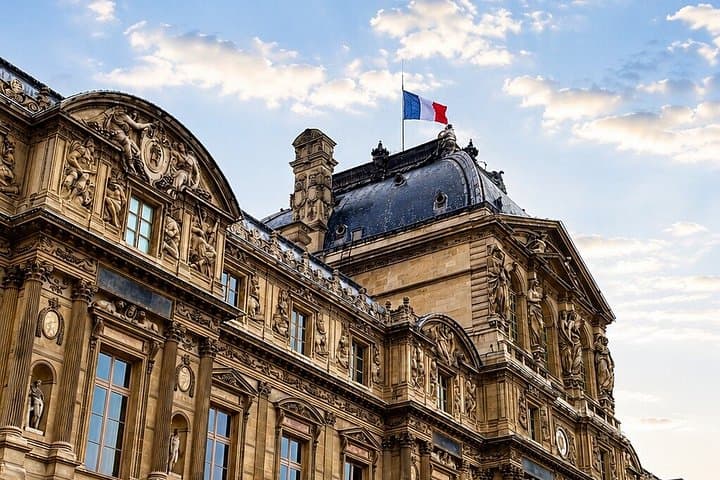 How Paris Became Paris: Notre-Dame to the Louvre — photo 9