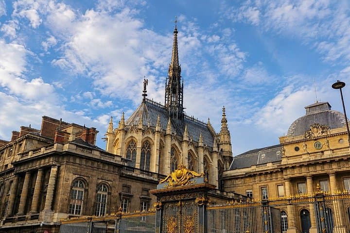 How Paris Became Paris: Notre-Dame to the Louvre — photo 6