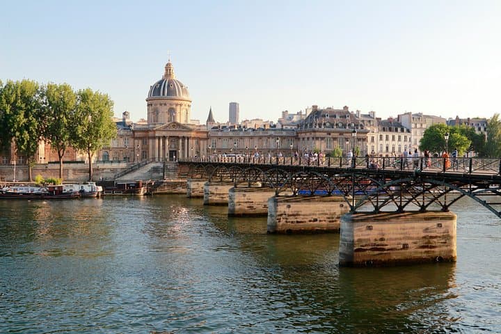 How Paris Became Paris: Notre-Dame to the Louvre — photo 2