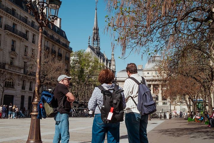 Île de la Cité Guided Tour & Exterior Notre Dame — photo 8