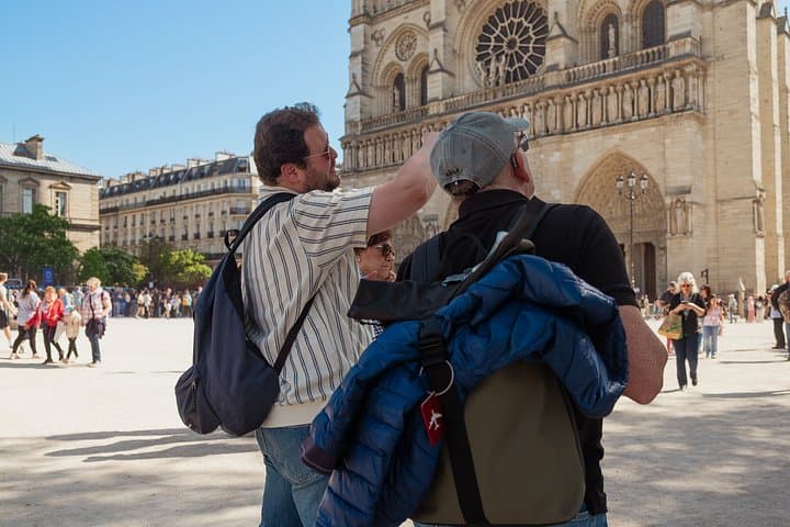Île de la Cité Guided Tour & Exterior Notre Dame — photo 16