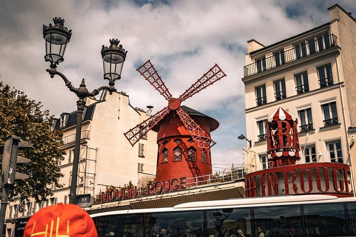 Paris: Montmartre Crime and Food Tasting Small-Group Walking Tour — photo 17