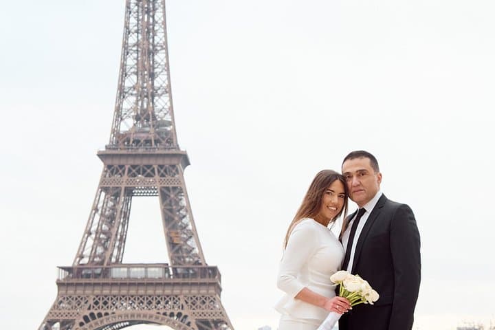 Eiffel Tower Photo Shoot & Surprise Proposals in Paris — photo 5