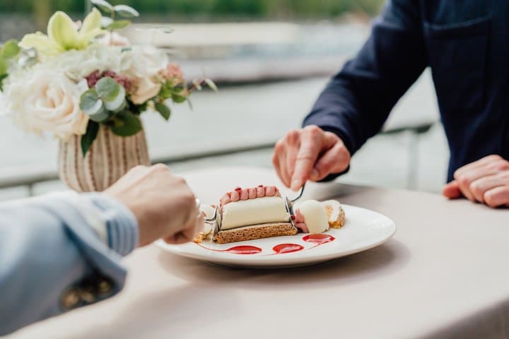 Paris Christmas Special Lunch Cruise by Bateaux Mouches® — photo 4