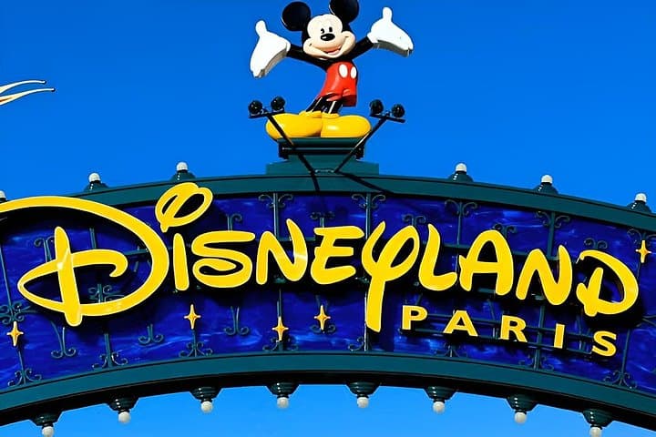 Paris Private Transfer to Disneyland Paris One Way or Round Trip — photo 1