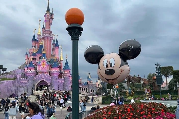 Paris Private Transfer to Disneyland Paris One Way or Round Trip — photo 5