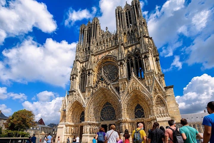 Private Champagne Day Trip - Two Vineyards of Reims & Lunch — photo 5