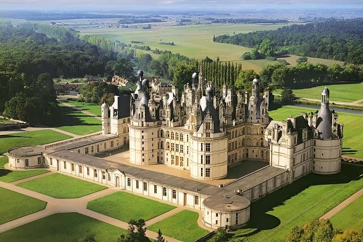 Private Chauffeur Service from Paris to Loire Valley Castles — photo 1
