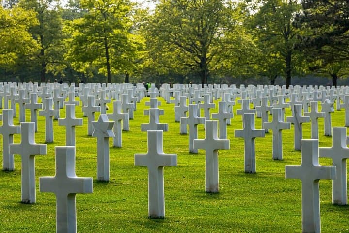 Normandy D Day Sites and Cemetery Day Trip from Paris with Lunch — photo 13