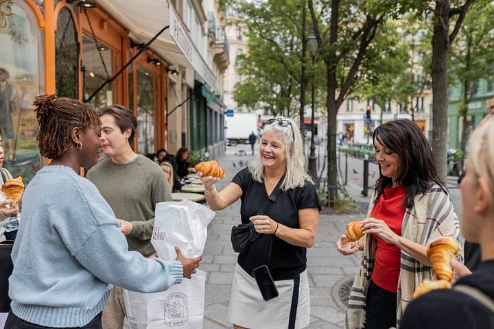 Paris Le Marais Food Tour With 10+ Tastings, Cheese, Wine & More — photo 4