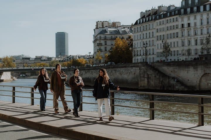 Paris: Guided Tour of the Seine Banks with Virtual Reality — photo 9