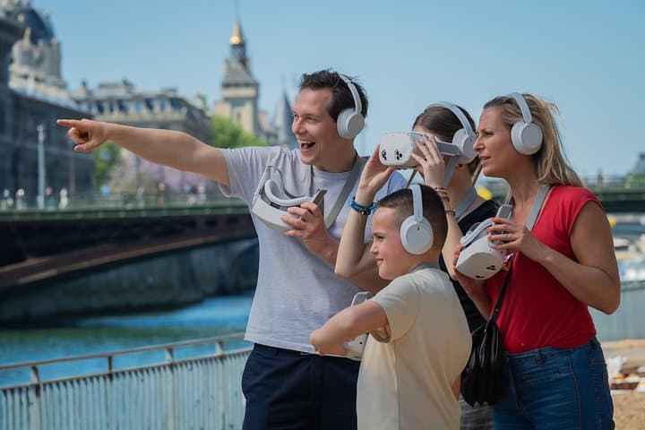 Paris: Guided Tour of the Seine Banks with Virtual Reality — photo 2