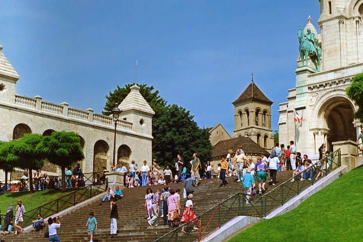 Montmartre Self Guided Tour of Scandal and Art — photo 8