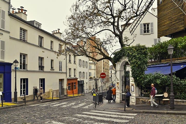 Montmartre Self Guided Tour of Scandal and Art — photo 6
