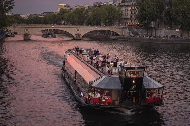 Seine Flexible Ticket Cruise with Multilingual Audio Guide — photo 4